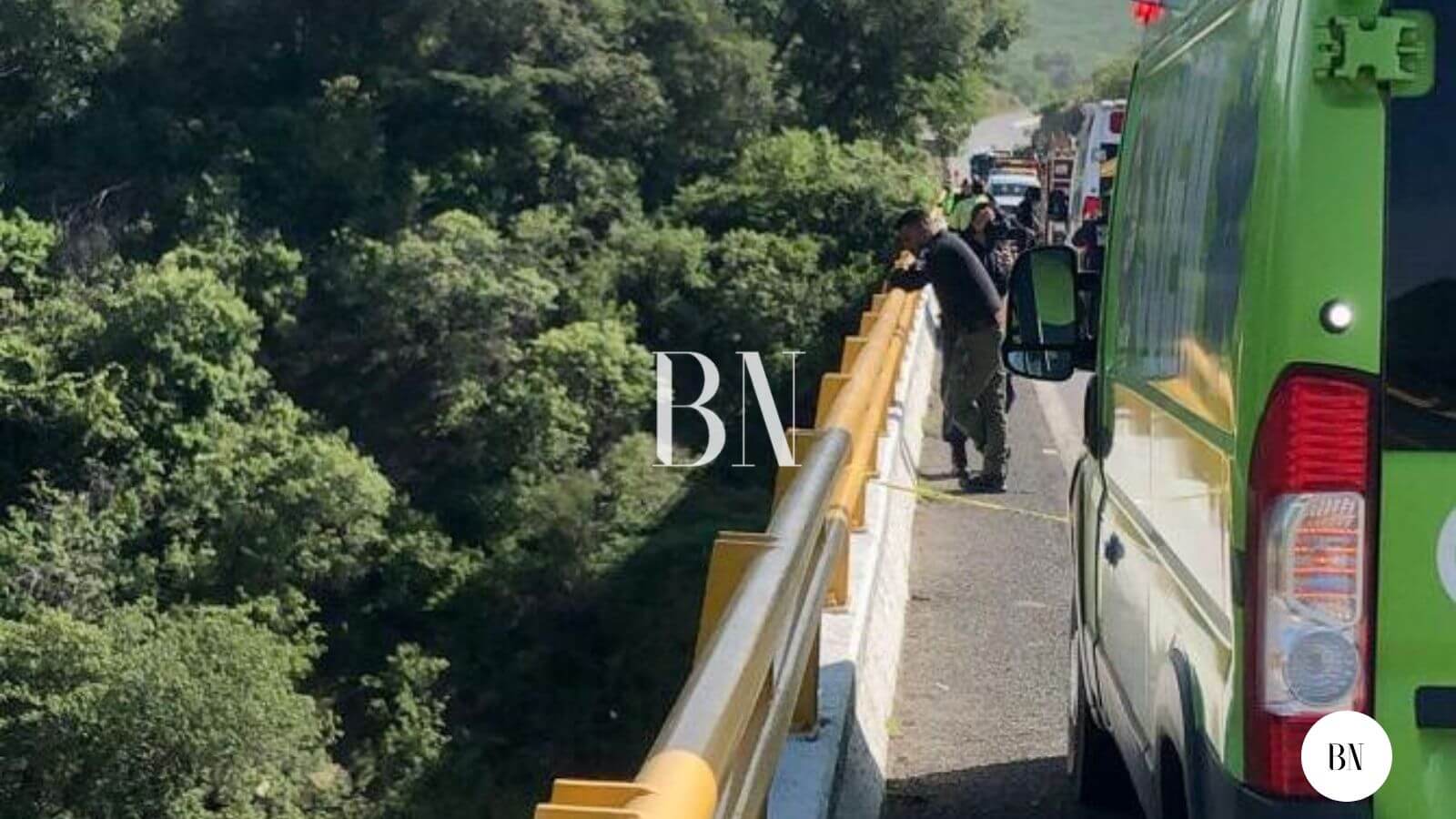 Rescatan cuerpo del Puente Calderon  y encuentran dos cadáveres mas